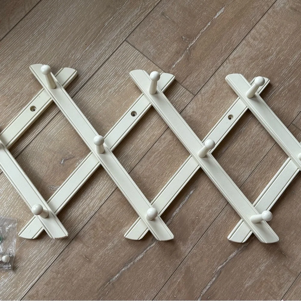 Vintage Accordian Peg Rack - Picture 1 of 5